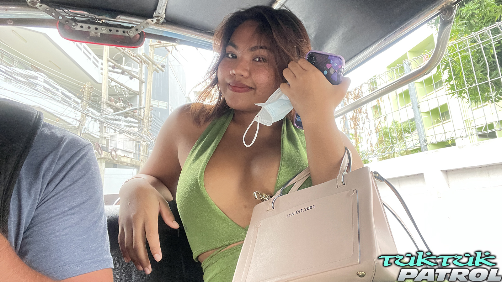 Chubby Thai Hooker Gives the Best GF Experience